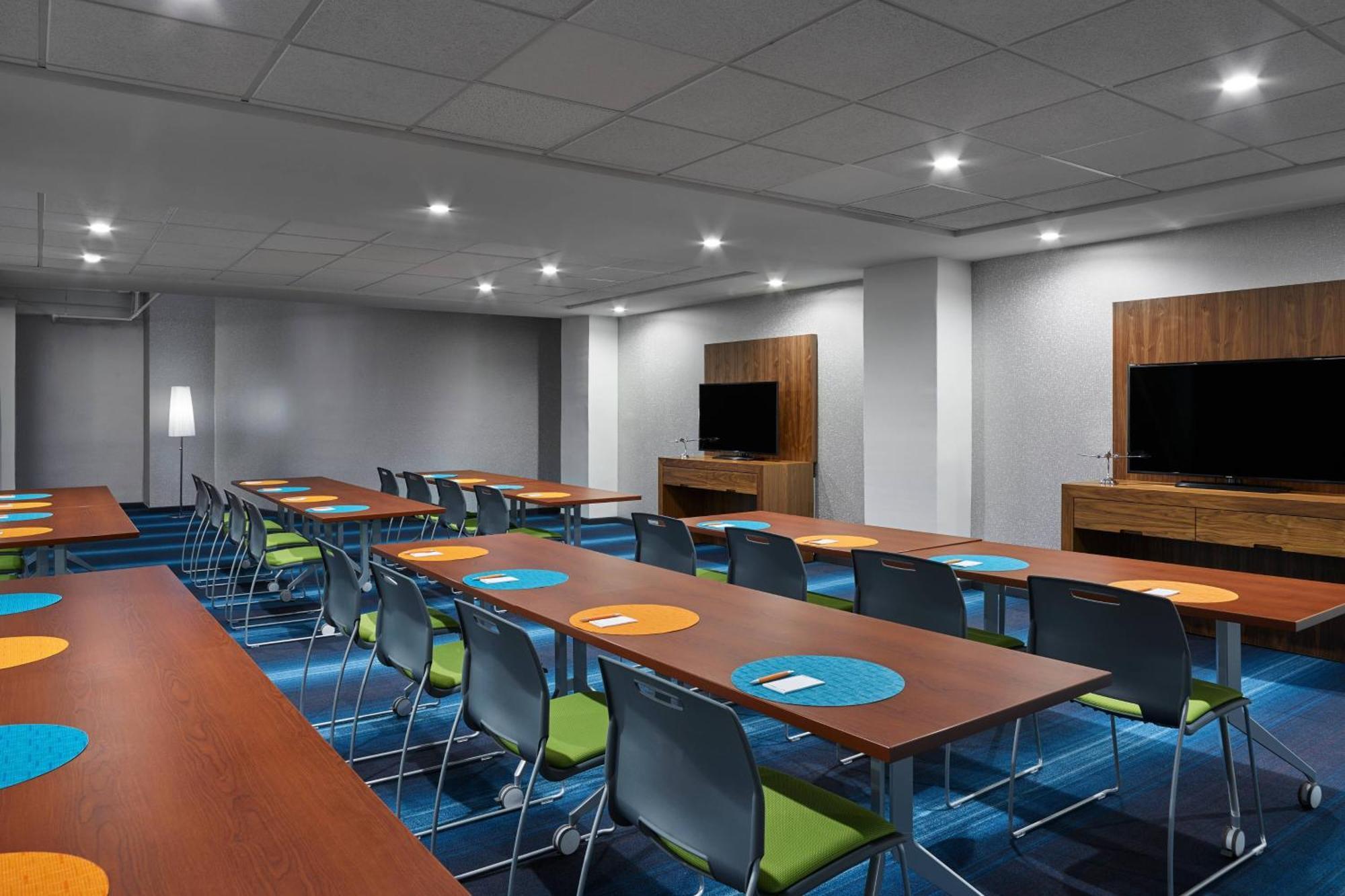 Hotel Aloft Downtown 4*